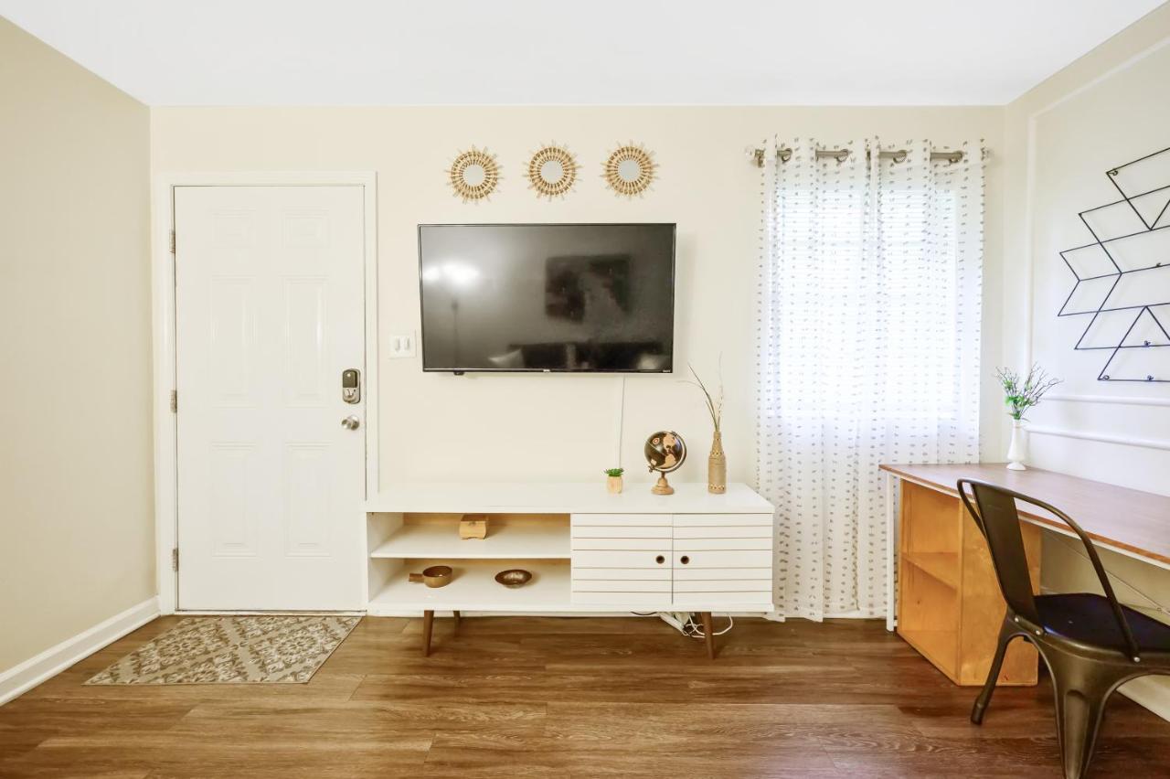Dapper Digs - King Bed - Long Term Stays - Duke Durham Luaran gambar